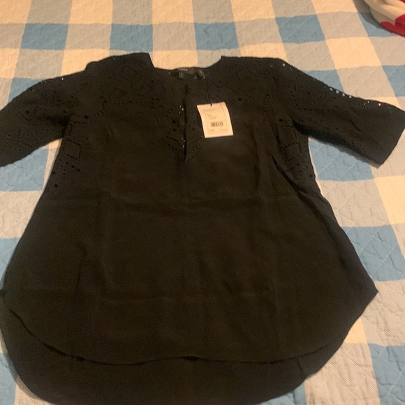 Theory Antazie E2 Ghost Crepe Eyelet Top, Black dise small - Picture 3 of 12